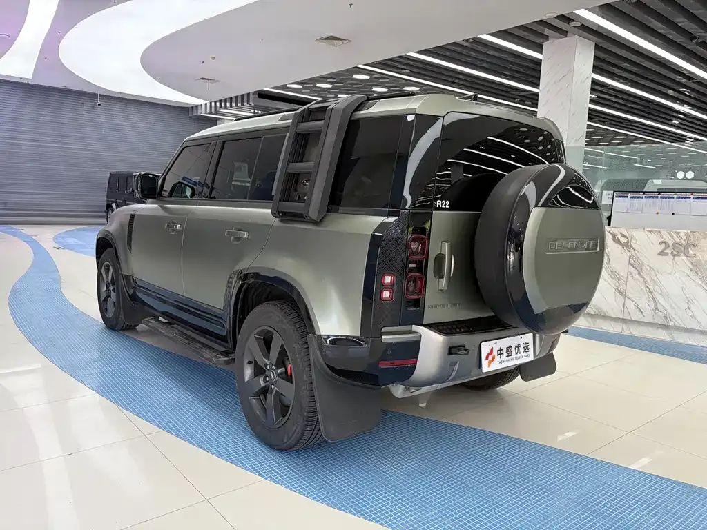 Land Rover Defender — фото 7