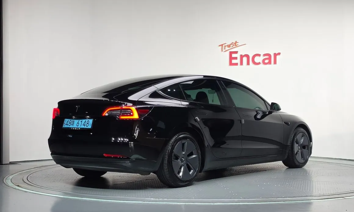 Tesla Model 3 — фото 3