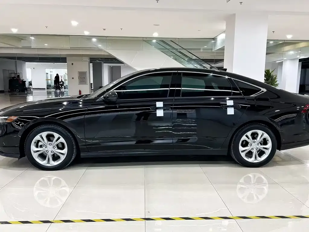 Honda Accord — фото 4