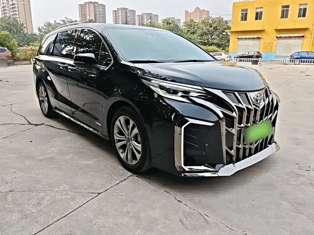 Toyota Sienna — фото 4
