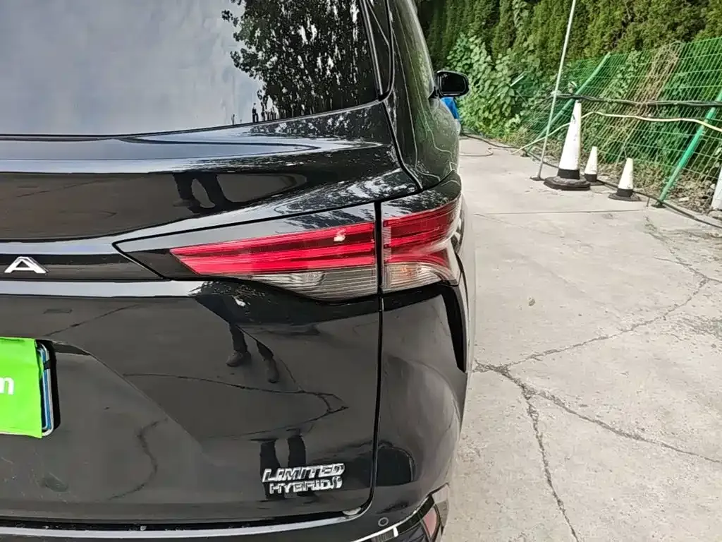 Toyota Sienna — фото 3