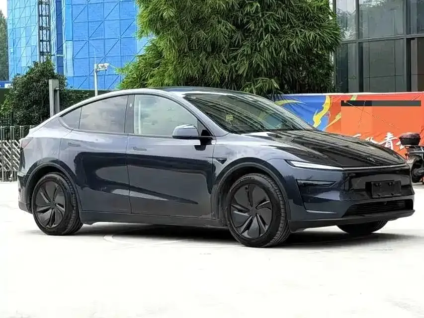 Tesla Model Y — фото 5