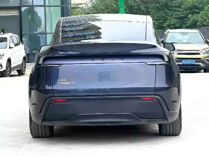 Tesla Model Y — фото 7