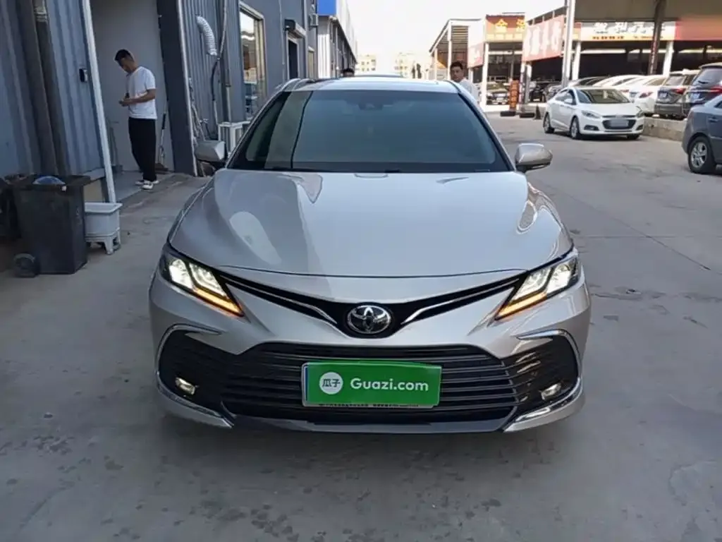 Toyota Camry — фото 4