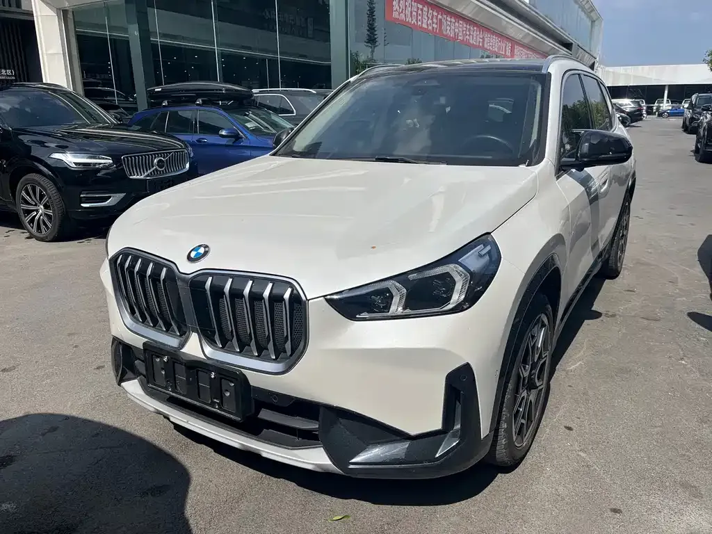 BMW X1 — фото 1