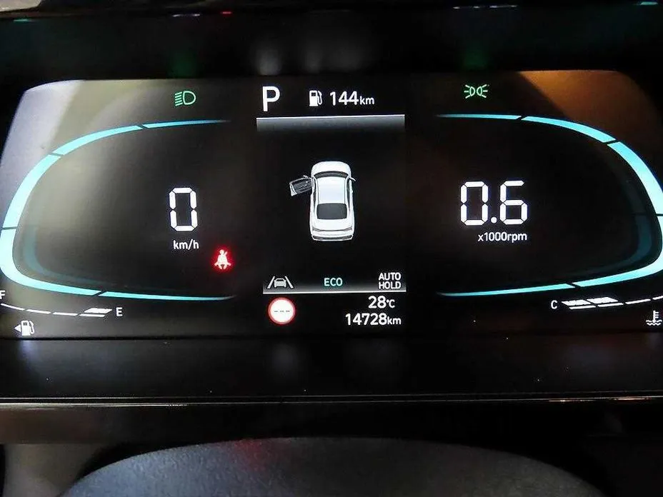 Hyundai AVANTE — фото 2