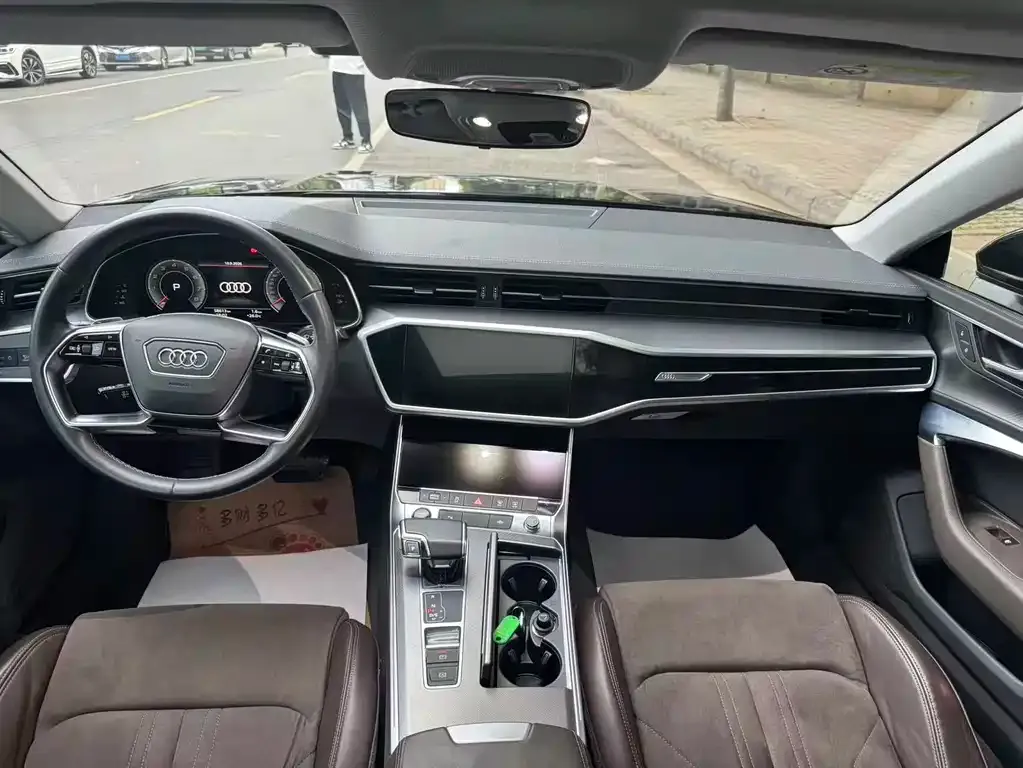 Audi A7L — фото 5