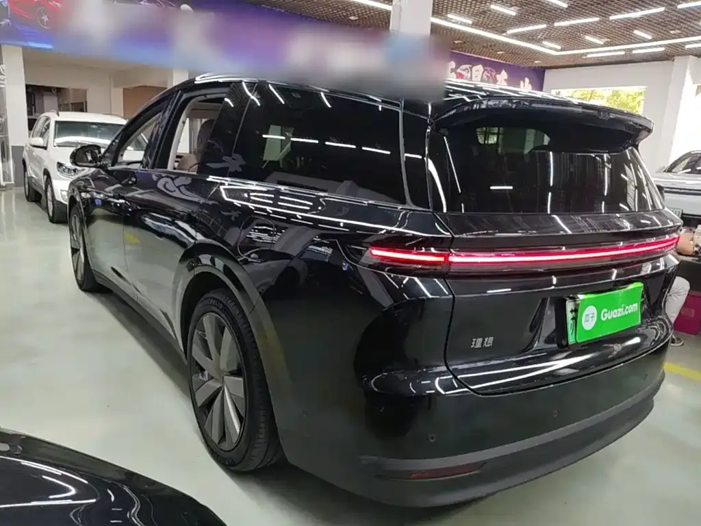 Li Auto Li i8 — фото 10