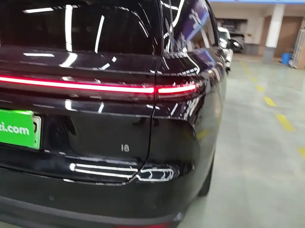 Li Auto Li i8 — фото 4