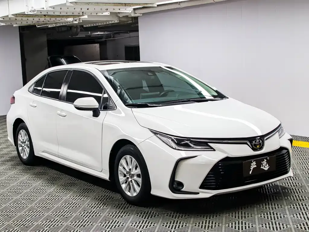 Toyota Corolla — фото 4
