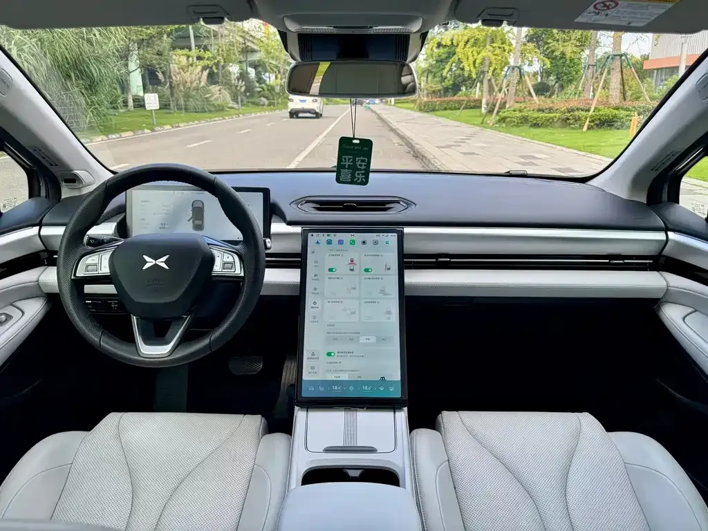 XPeng P5 — фото 5