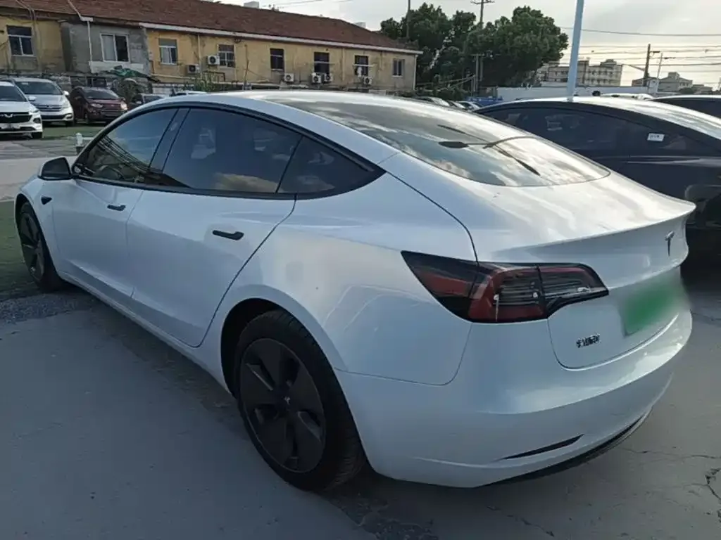 Tesla Model 3 — фото 7