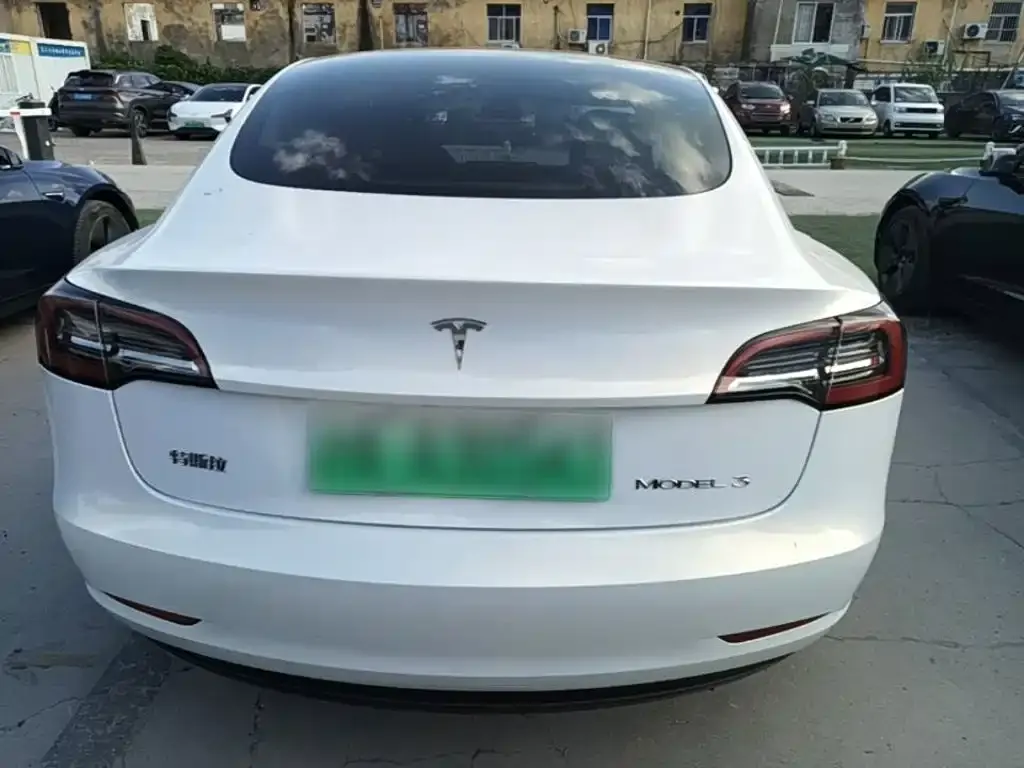 Tesla Model 3 — фото 4