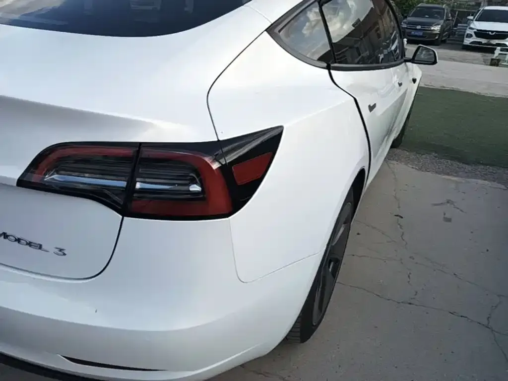 Tesla Model 3 — фото 3