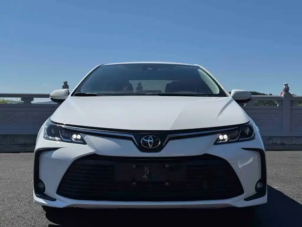 Toyota Corolla — фото 2