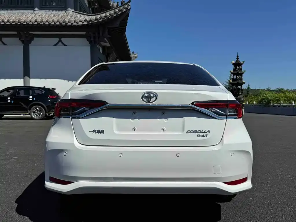 Toyota Corolla — фото 3