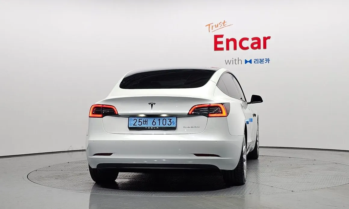 Tesla Model 3 — фото 8
