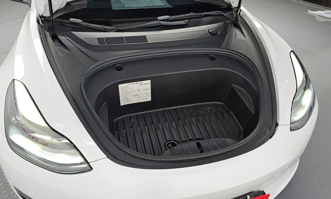 Tesla Model 3 — фото 10