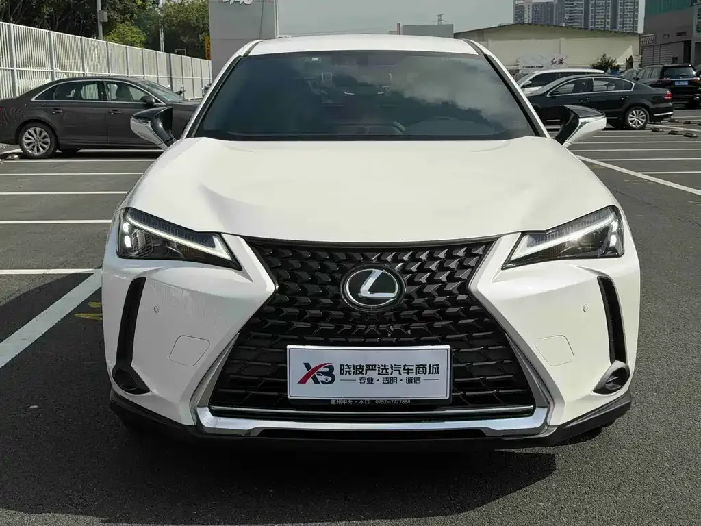 Lexus UX — фото 2