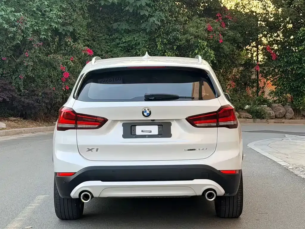 BMW X1 — фото 5