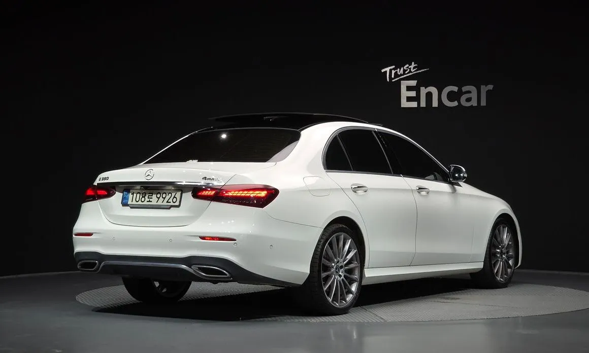 Mercedes-Benz E-Class — фото 3
