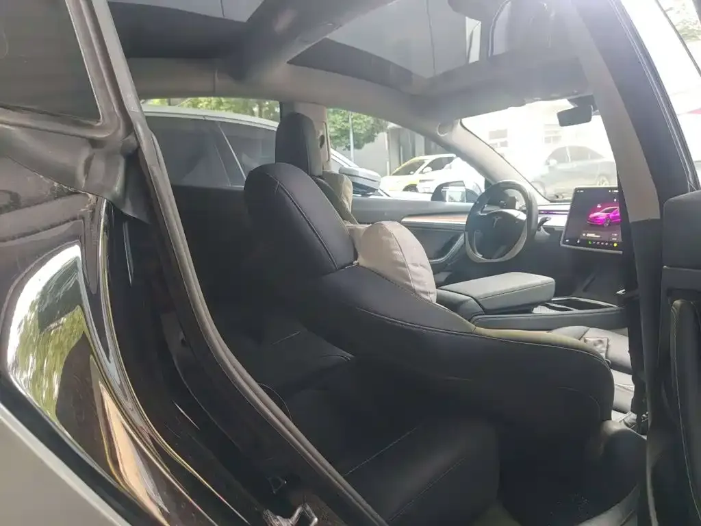 Tesla Model 3 — фото 2