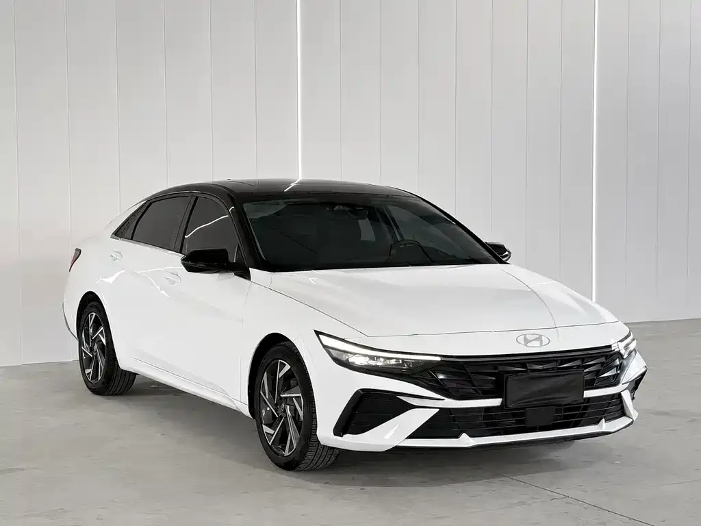 Hyundai Elantra — фото 8
