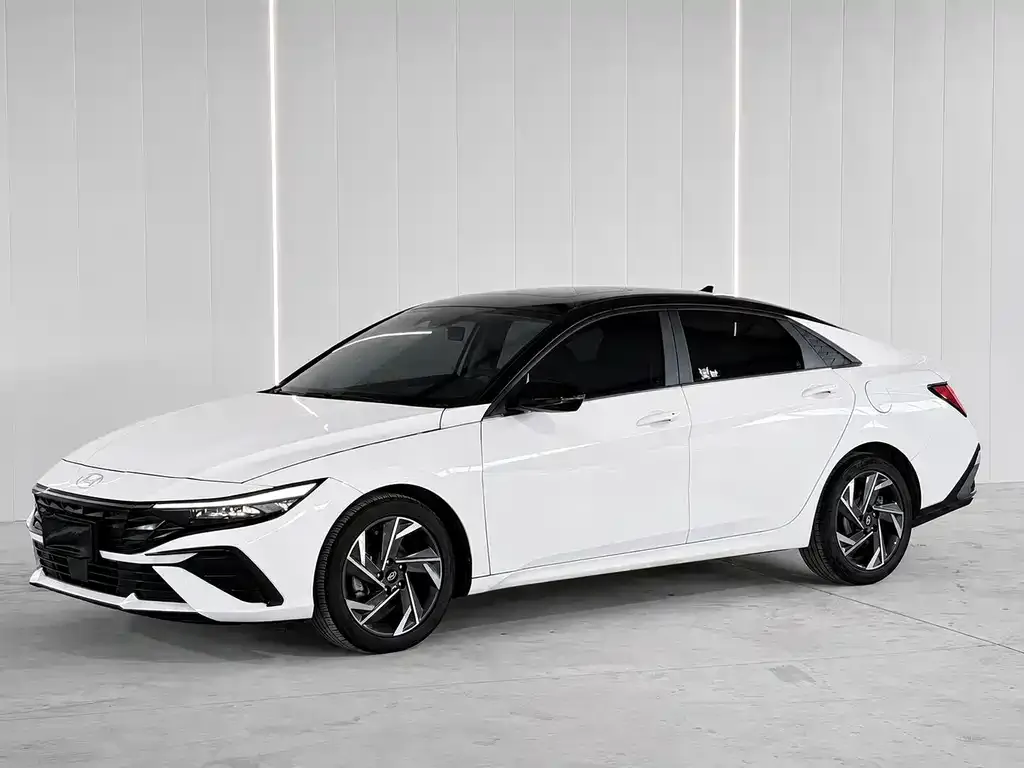 Hyundai Elantra — фото 3