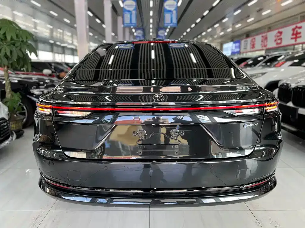 Toyota Crown (Import) — фото 7