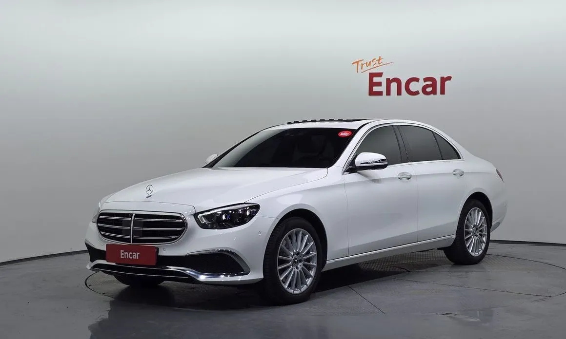 Mercedes-Benz E-Class — фото 1