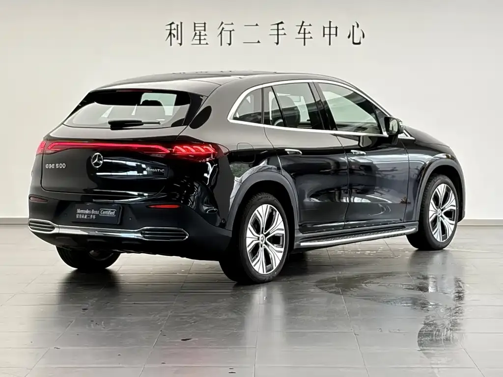 Mercedes-Benz EQE SUV — фото 5