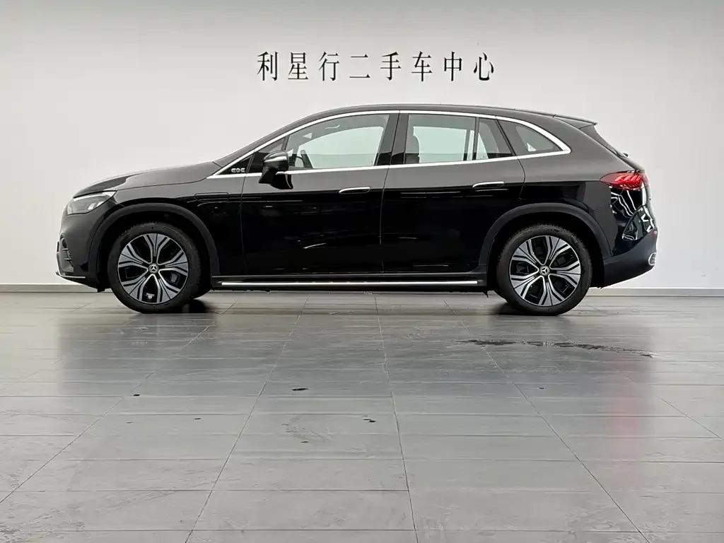 Mercedes-Benz EQE SUV — фото 4
