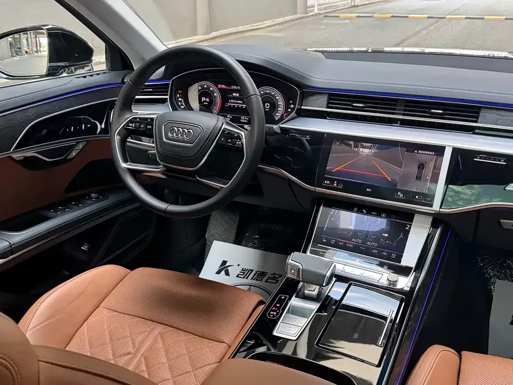 Audi A8 — фото 9