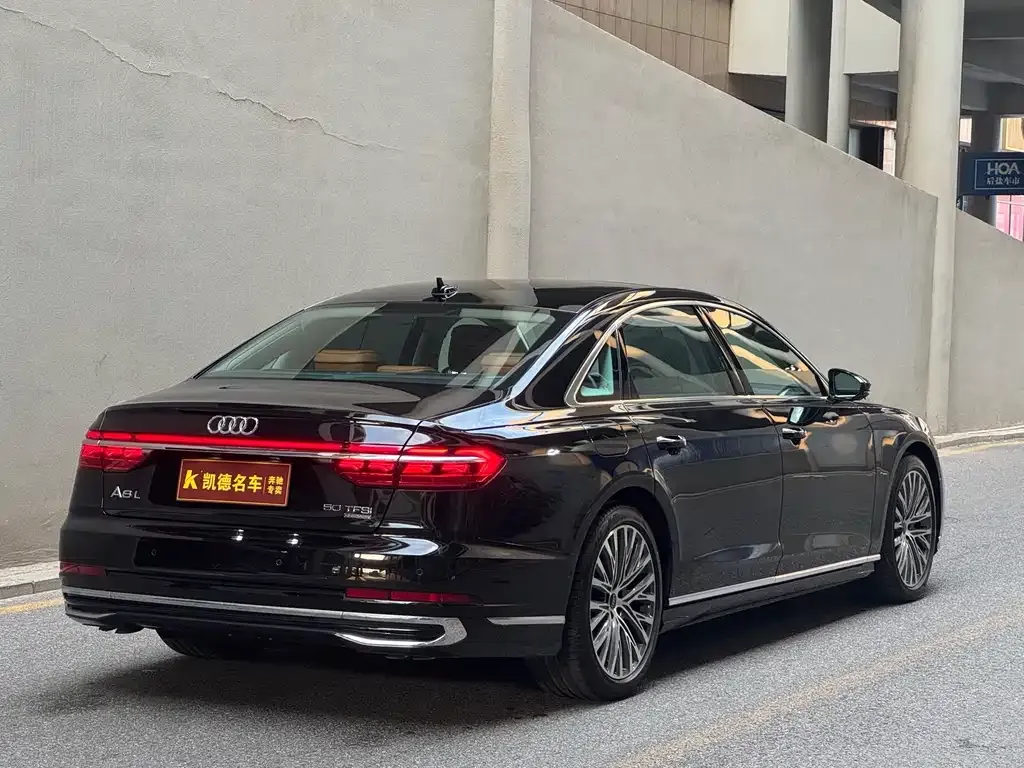 Audi A8 — фото 5
