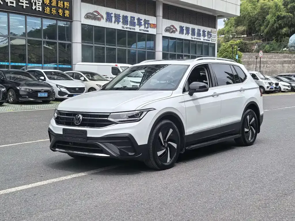 Volkswagen Tiguan L — фото 4