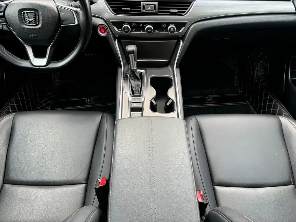 Honda Accord — фото 9