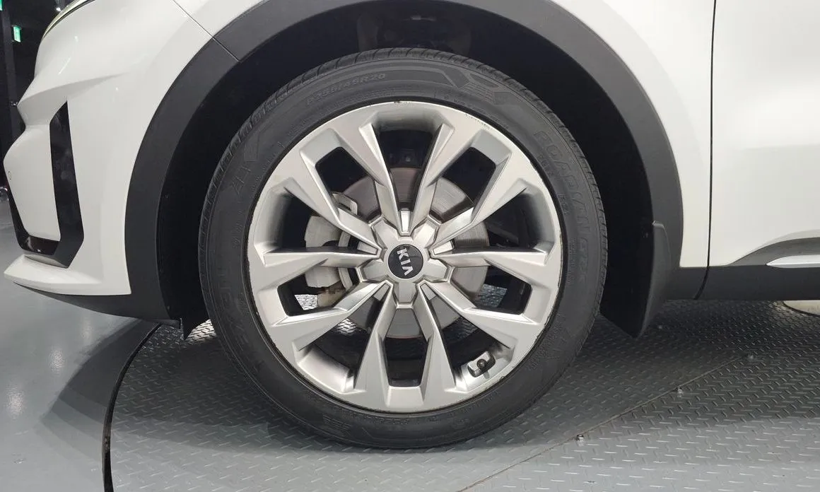 Kia Sorento — фото 7