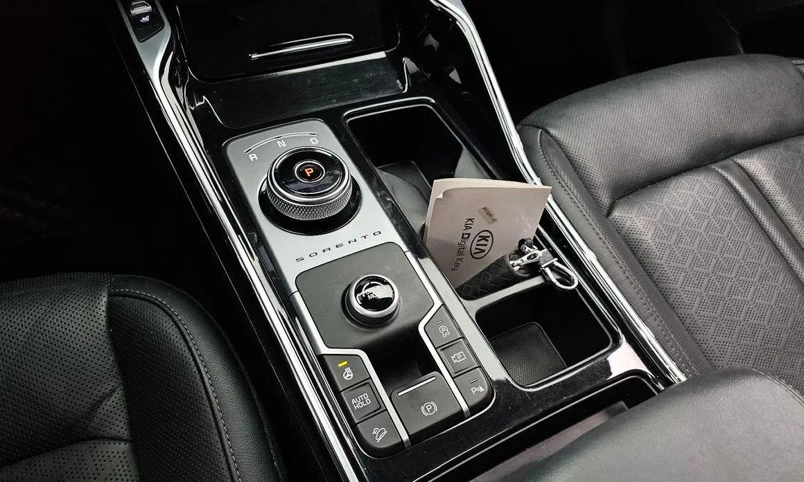 Kia Sorento — фото 9