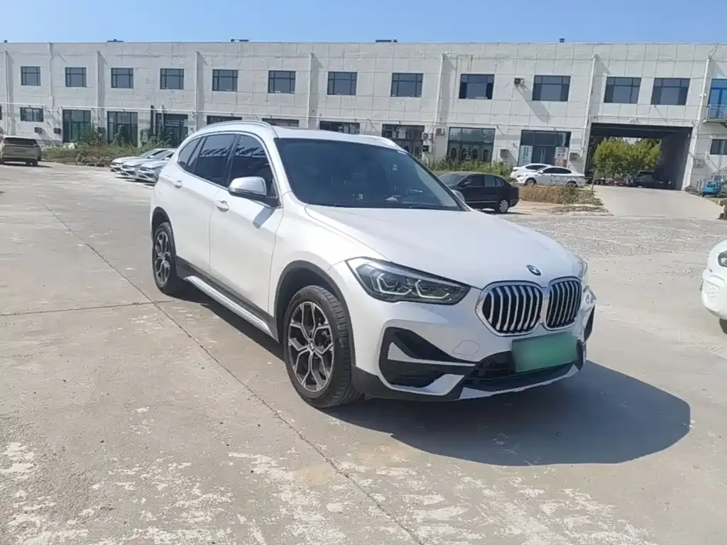 BMW X1 — фото 8