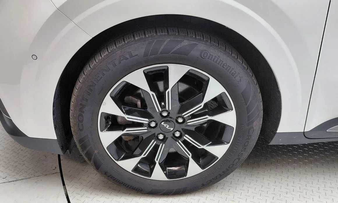 Kia Carnival — фото 10
