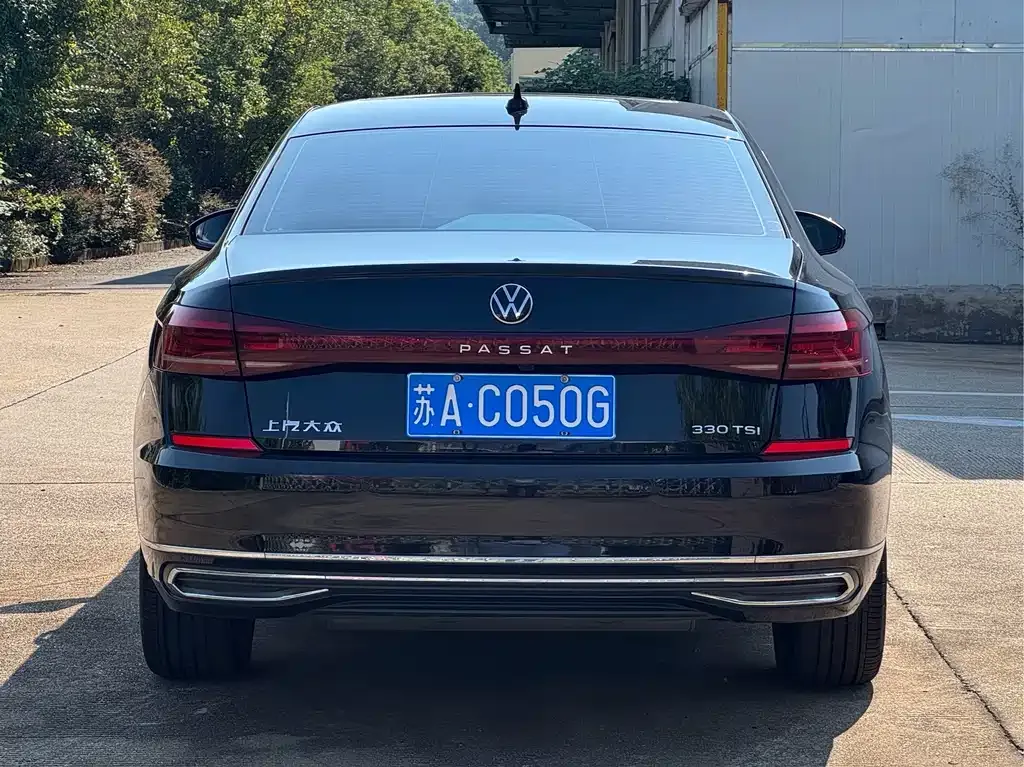 Volkswagen Passat — фото 10