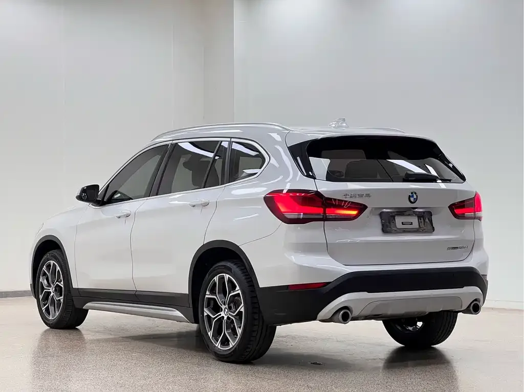 BMW X1 — фото 7