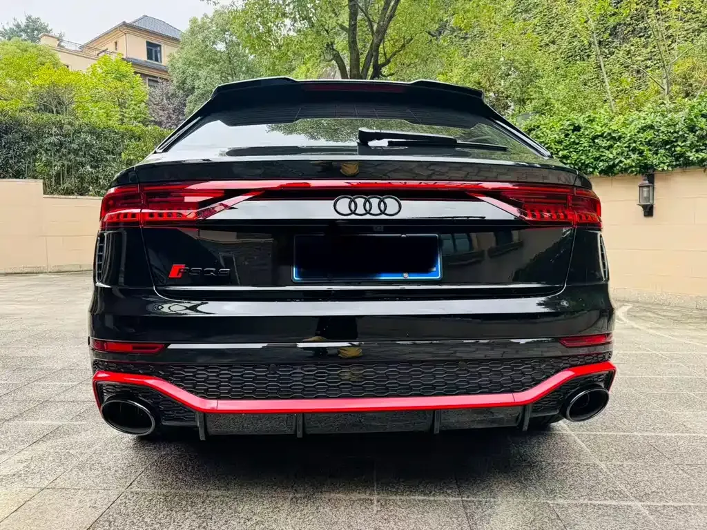 Audi RS Q8 — фото 8