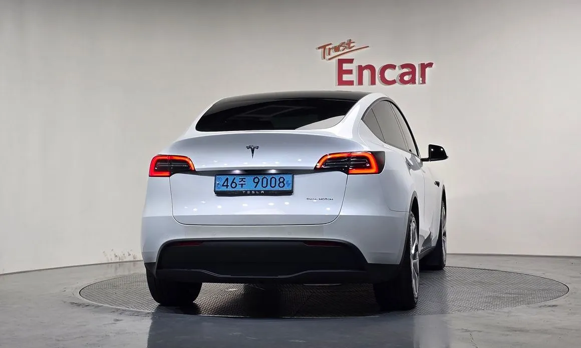 Tesla Model Y — фото 2