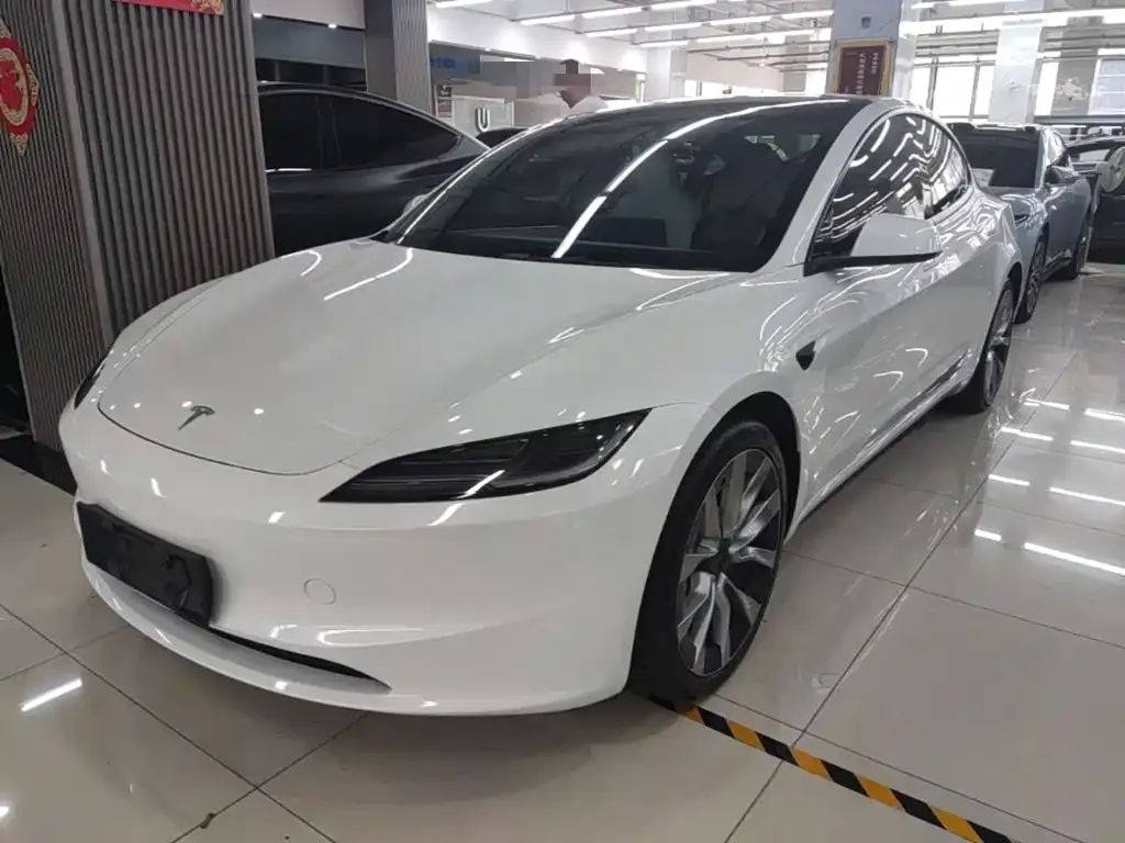 Tesla Model 3 — фото 8