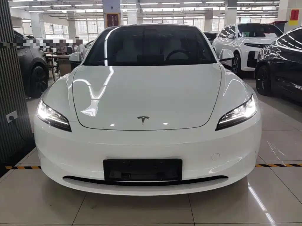 Tesla Model 3 — фото 9