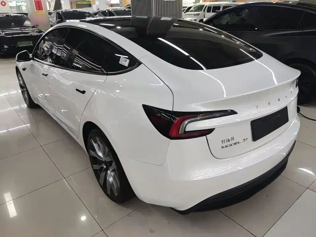 Tesla Model 3 — фото 10