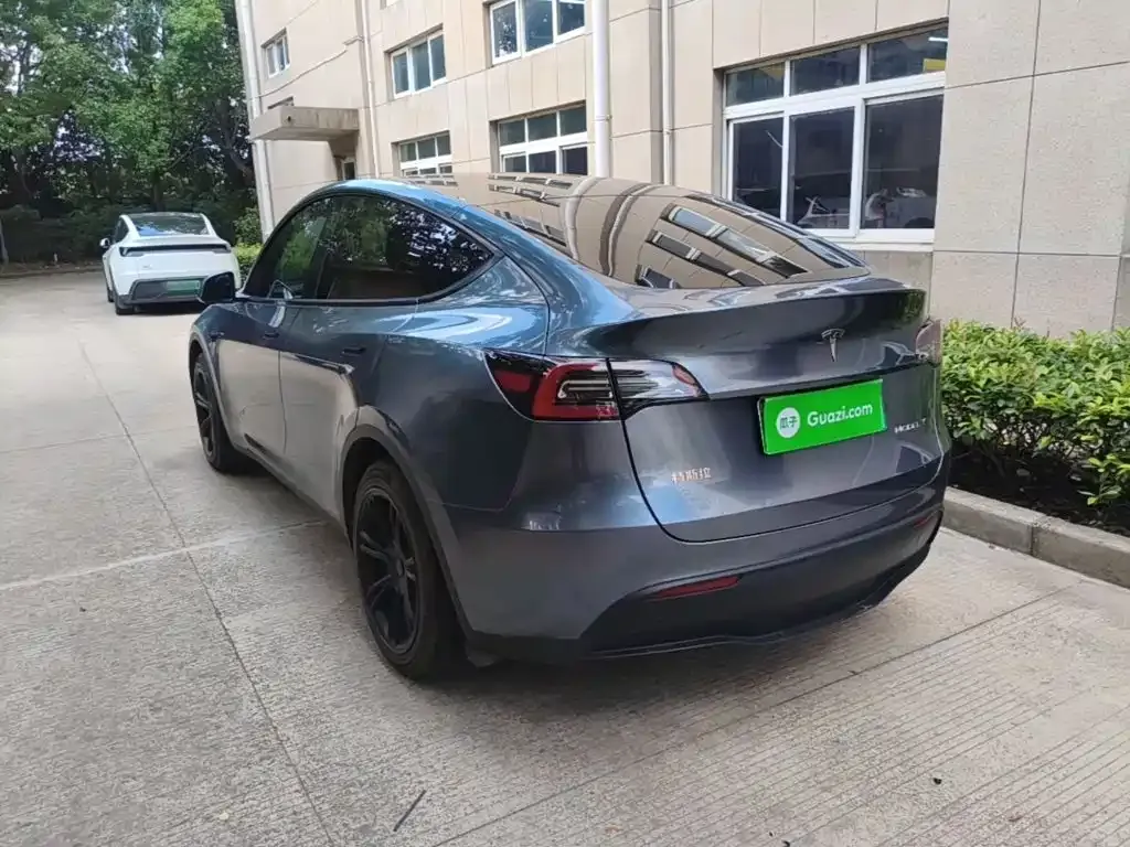 Tesla Model Y — фото 6