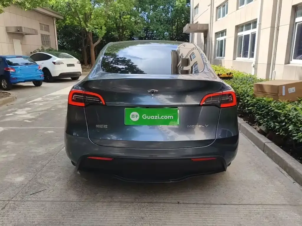 Tesla Model Y — фото 7