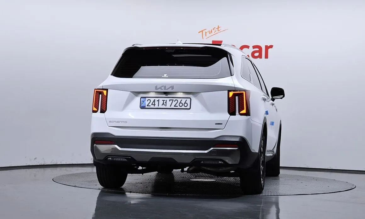 Kia Sorento — фото 4